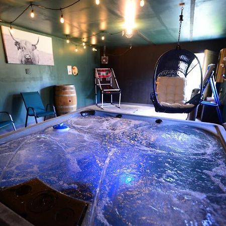 Cozy Cabin With Hottub At Cloverdale Cabins 欣克利 外观 照片