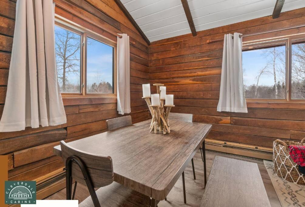 Cozy Cabin With Hottub At Cloverdale Cabins 欣克利 外观 照片