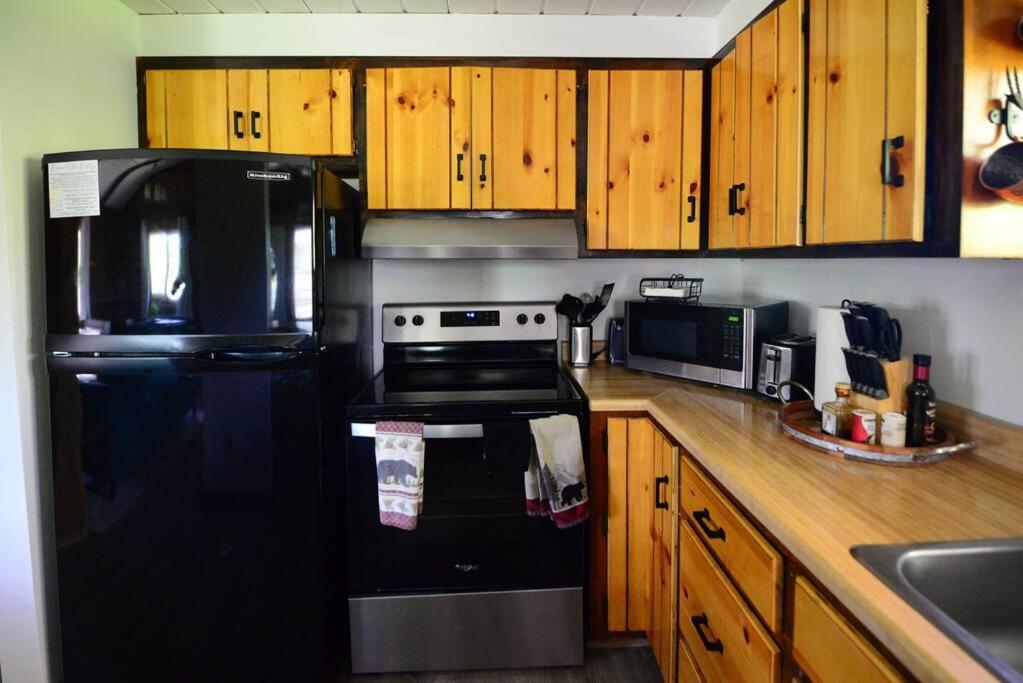 Cozy Cabin With Hottub At Cloverdale Cabins 欣克利 外观 照片