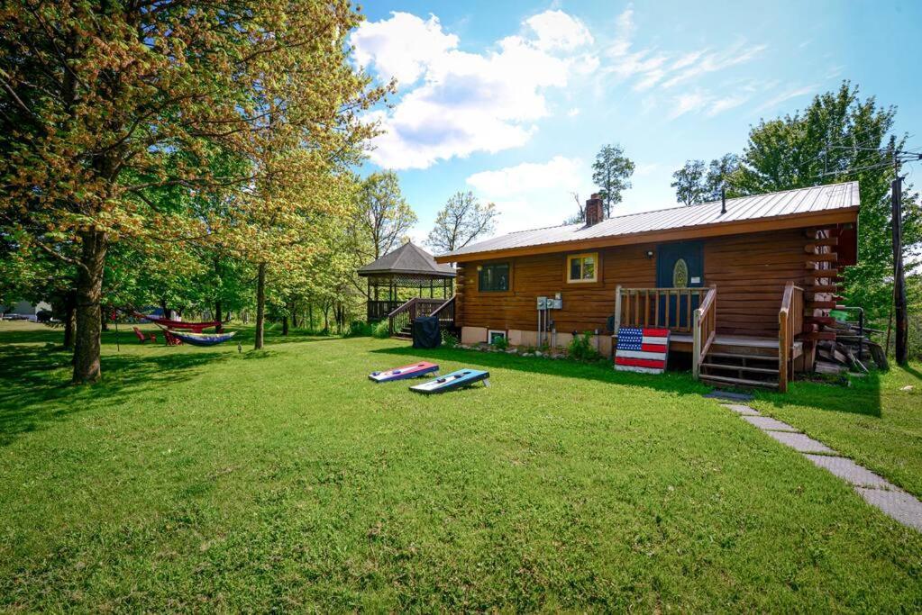 Cozy Cabin With Hottub At Cloverdale Cabins 欣克利 外观 照片