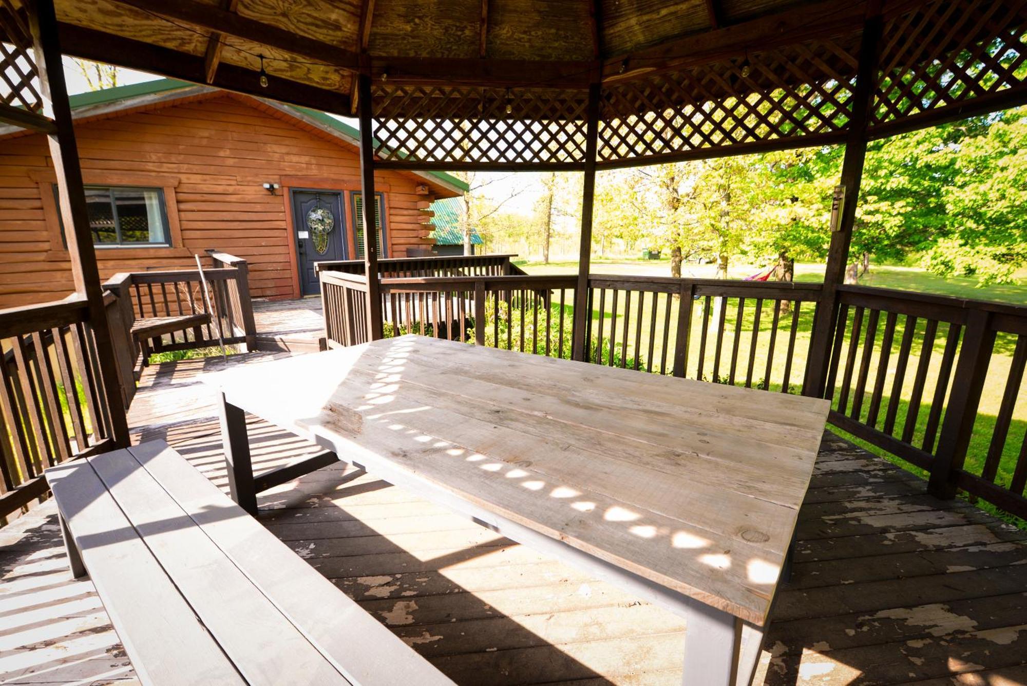 Cozy Cabin With Hottub At Cloverdale Cabins 欣克利 外观 照片